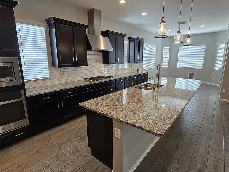 18351 W Mercer Ln — Photo 14