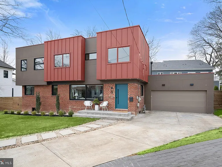 3004 N Underwood St — Photo 67