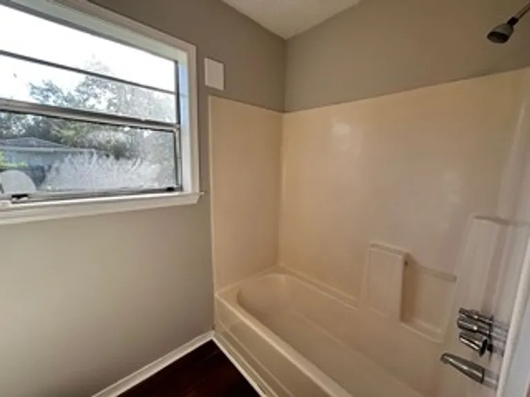 212 Lawler Ave — Photo 20
