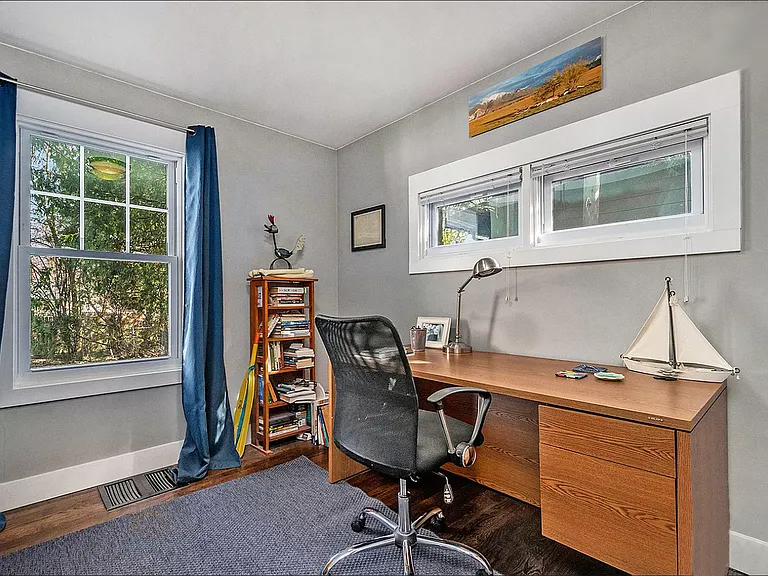 1452 Eastlawn Rd SE — Photo 9