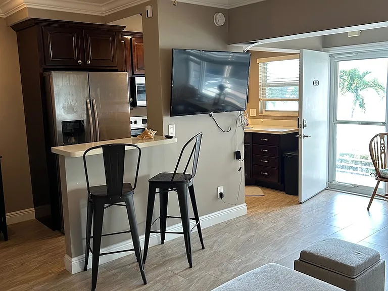 9 N Birch Rd #202 — Photo 21