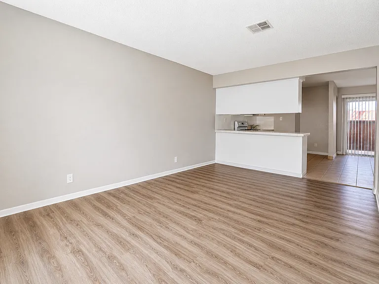 461 River Rd #C — Photo 2