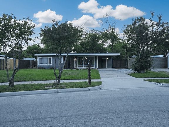 3rd image of 10447 Sylvia Dr