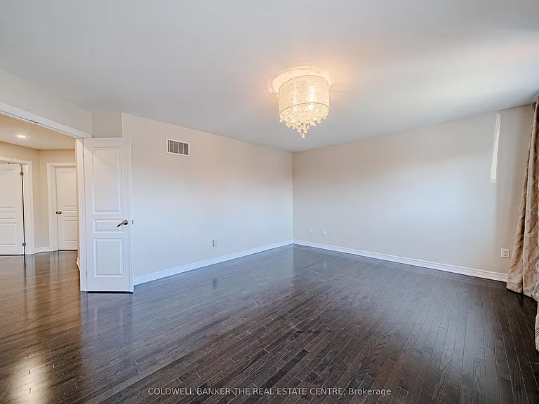 15 Military Ct — Photo 37