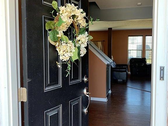 3rd image of 5052 Charmaine Ln