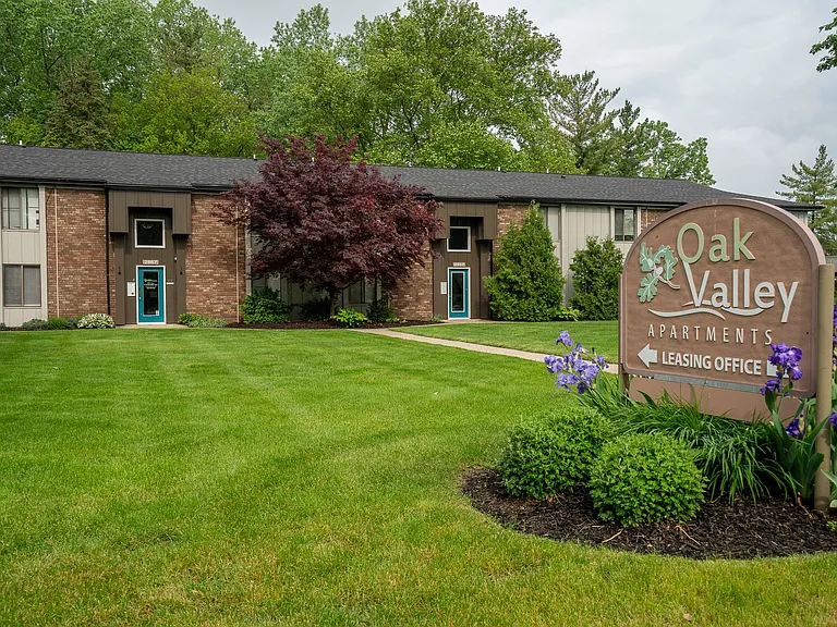 Oak Valley Apartments — Photo 2