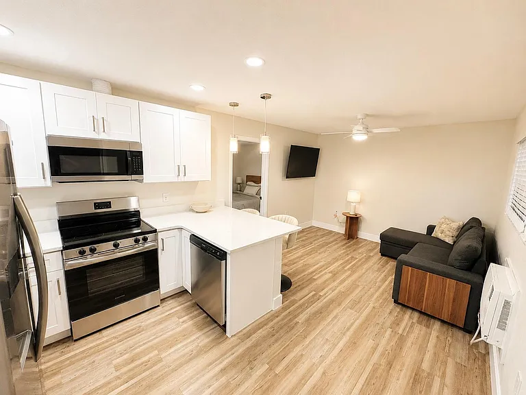 13368 1st St E #2 — Photo 6