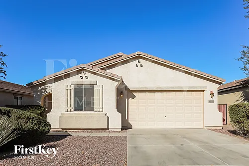 4954 E Odessa Dr Photo 1