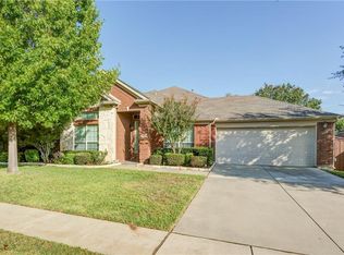 5433 Chatsworth Ln, Fort Worth, TX 76244