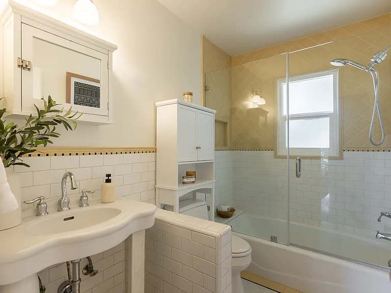730 N Hill Ave — Photo 10