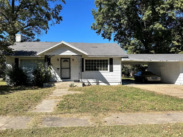 1020 Ruth St, Sikeston, MO 63801