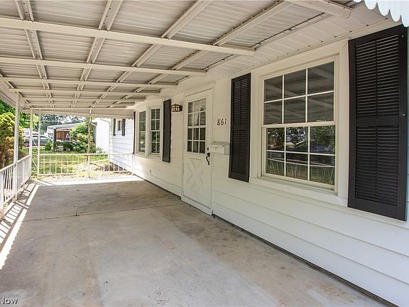 3rd image of 861 Oak St