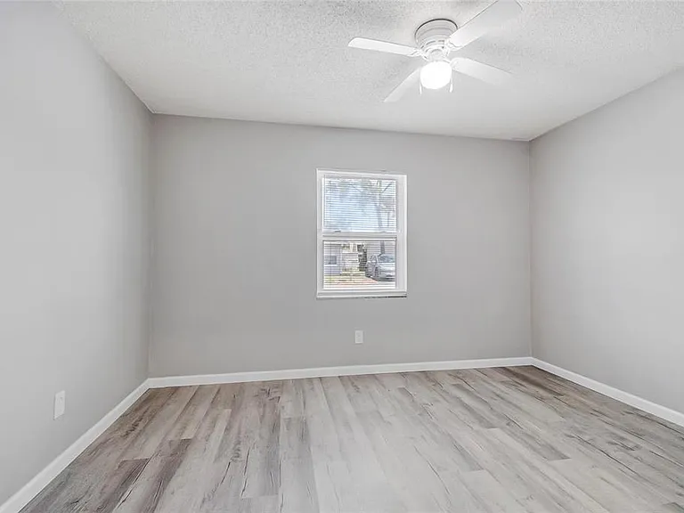 106 Lake Villa Way — Photo 18