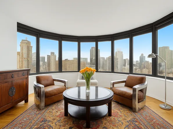 330 East 38th Street image 1 of 20