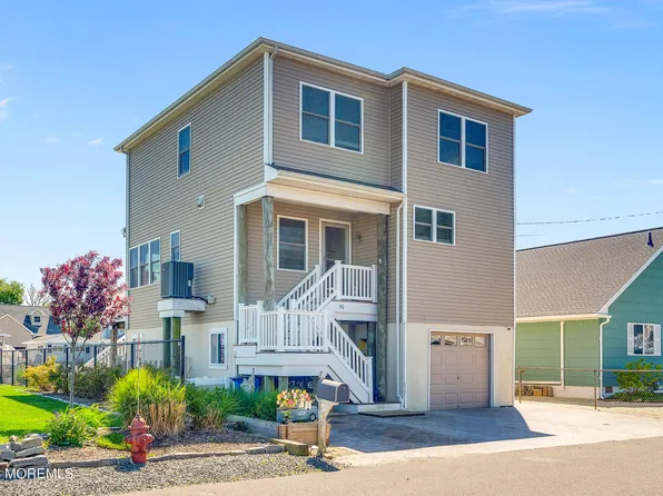 90 Oregon Avenue, Waretown, NJ 08758