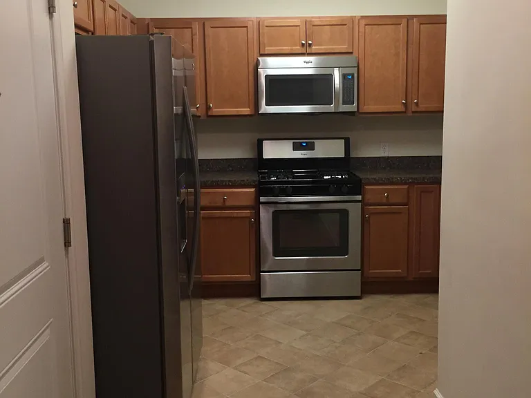 642 Doral Ct — Photo 5