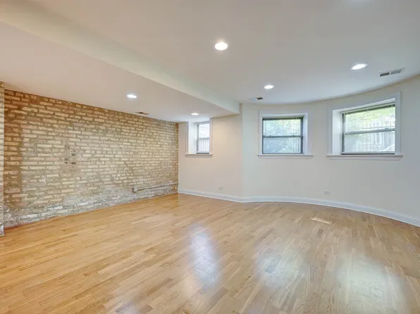 (undisclosed Address), Chicago, IL 60618