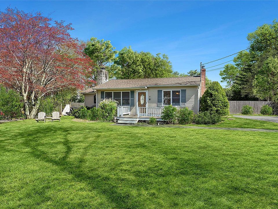 12 Howell Pl E, Eastport, NY 11941 | Zillow