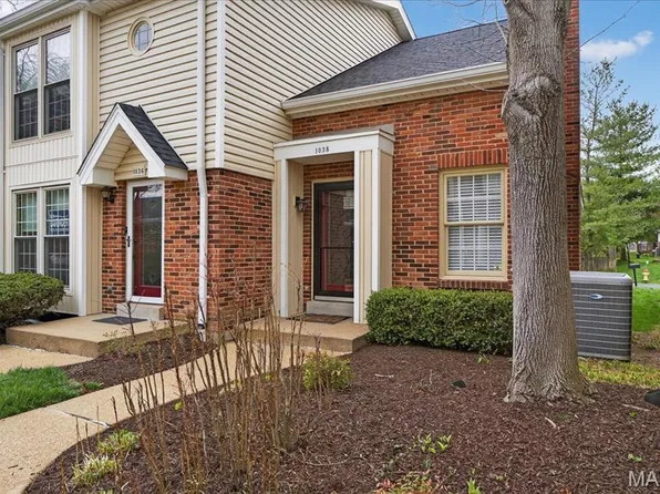 1038 Brooksgate Manor Dr, Saint Louis, MO 63122