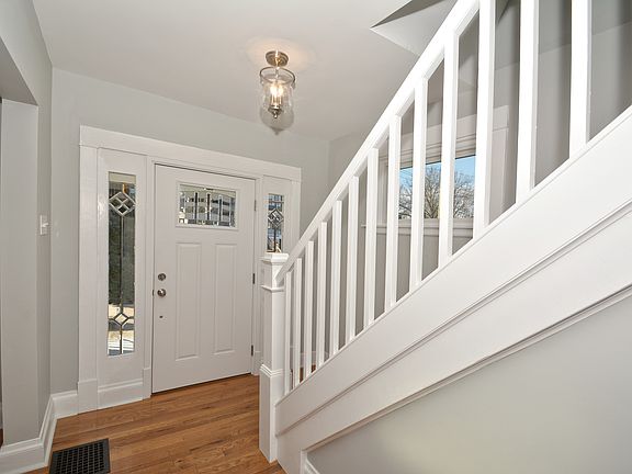 2nd image of 1276 Morten St