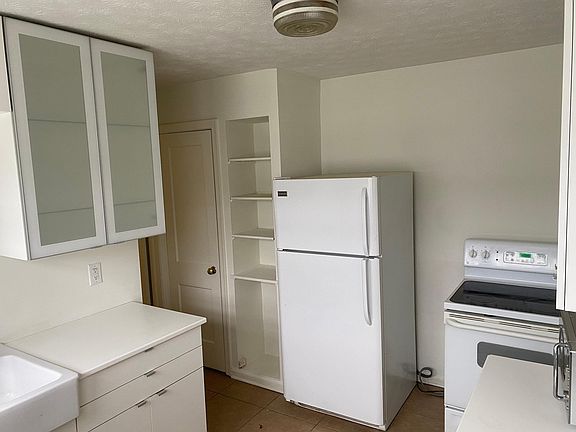 5th image of 1444 N Denny St