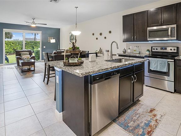 4th image of 4645 Windmill Ln