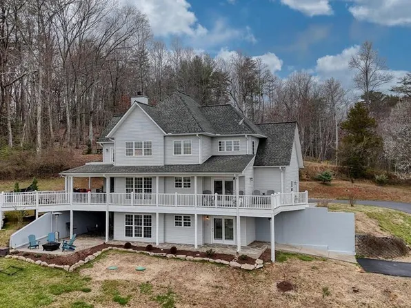 148 McIntosh Cir, Hayesville, NC 28904