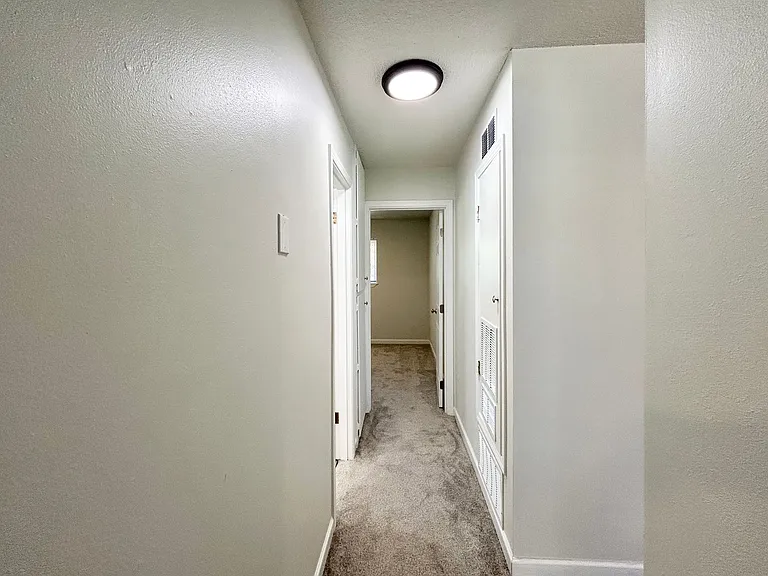 210 SW 142nd Ave — Photo 14