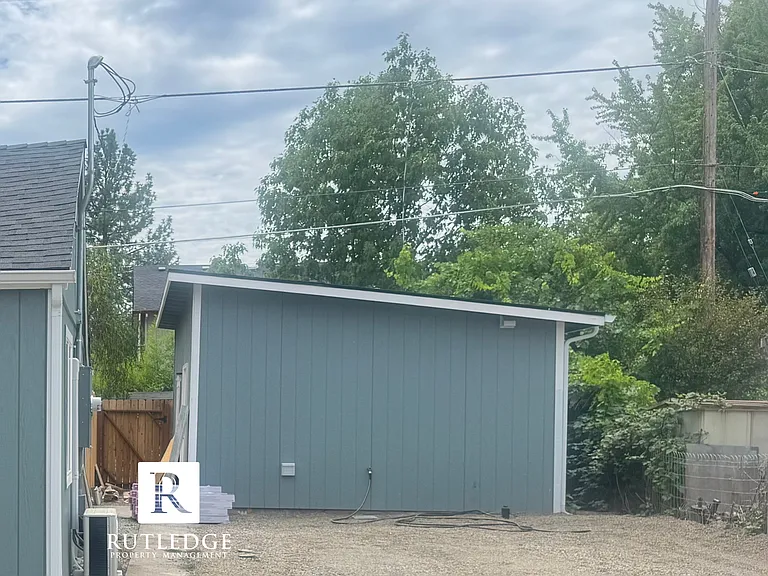 747 Dakota Ave — Photo 11
