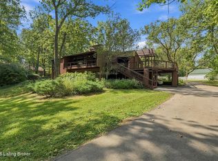 408 Rebel Dr, Pewee Valley, KY 40056