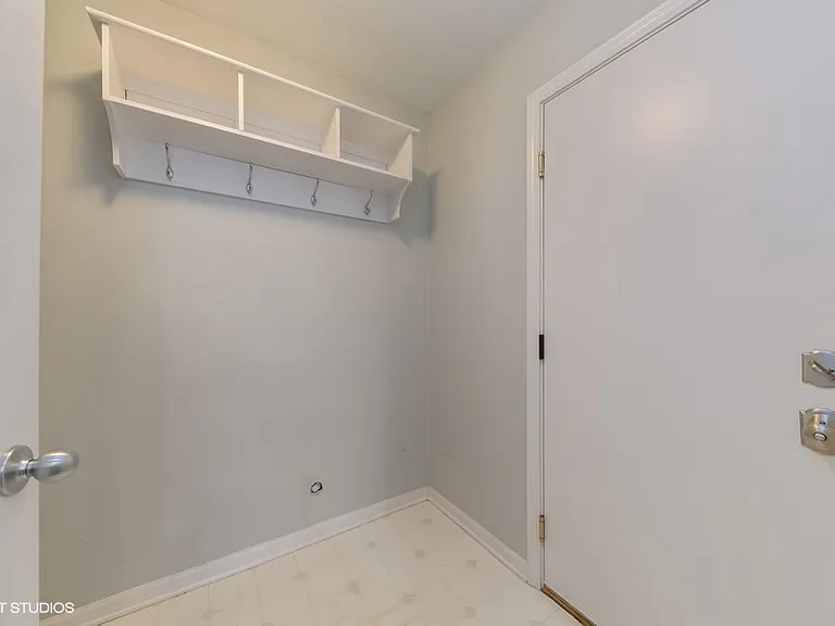 2716 N Greenwood Ave — Photo 13