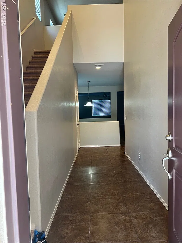 4 bed, 2.5 bath, 2601 sqft, $2,600 — Photo 3