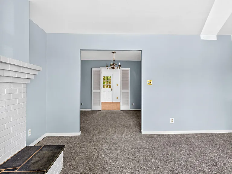 225 Harvest Dr — Photo 8