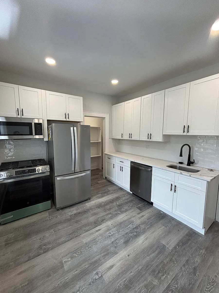 Building Photo - 453 Boyden Ave #7