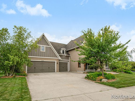 2nd image of 2424 Blackberry Ln NE