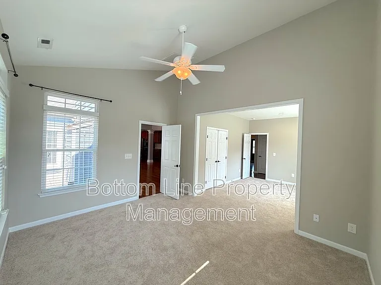 15007 Skypark Dr — Photo 20