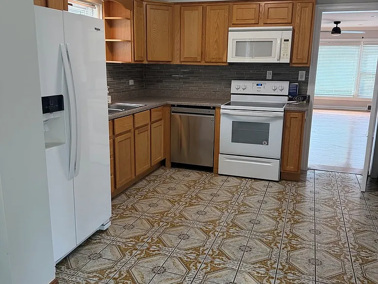 1705 S Crescent Ave — Photo 4