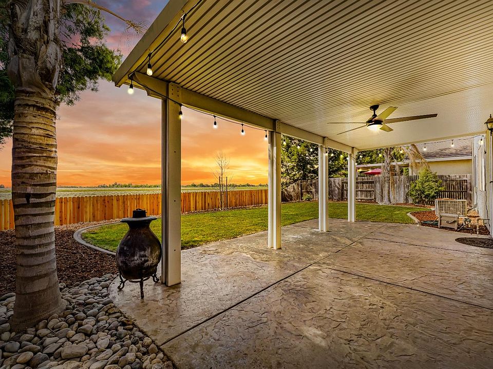 1st image of 240 Saint Lucia Way