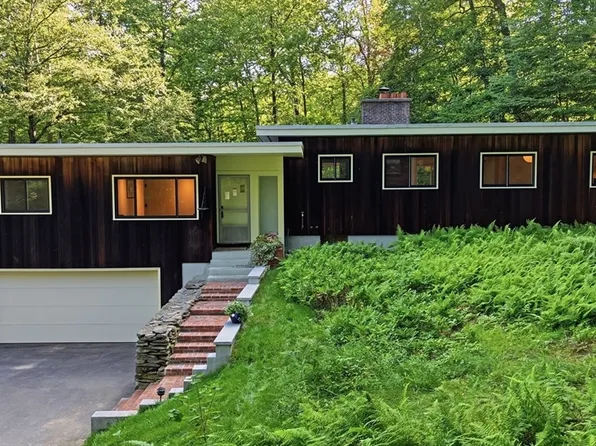 131 Warren Ave, Harvard, MA 01451