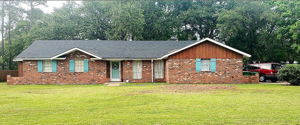 1st image of 214 Glen Eagles Dr