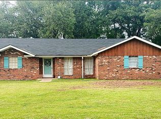 214 Glen Eagles Dr, Ocean Springs, MS 39564