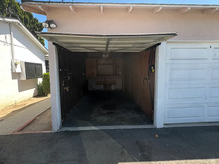 635 W Commonwealth Ave #A — Photo 14