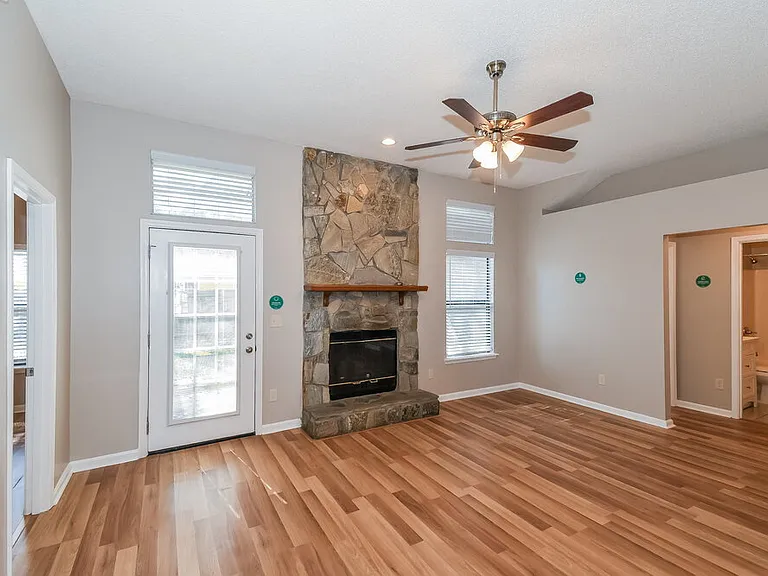 13146 Staffordshire Dr S — Photo 3