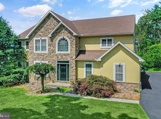 2 Forest Rd, Mohnton, PA 19540