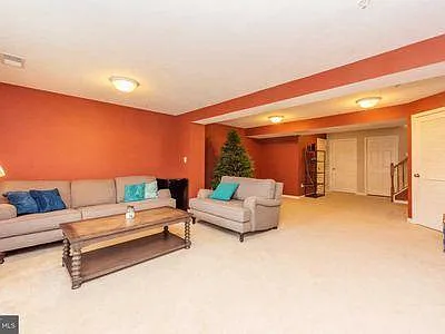 7058 Oak Grove Way — Photo 39