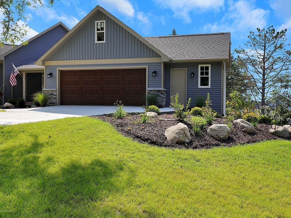 1st image of 9258 Oakdale Dr