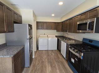 41215 S Woodbury Green Dr, Belleville, MI 48111