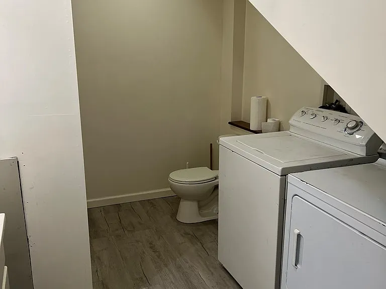 206 Main St #4 — Photo 4