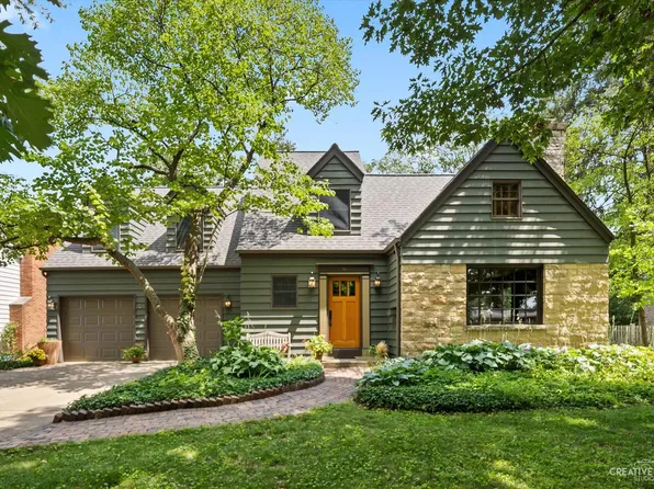 136 S Buell Ave, Aurora, IL 60506