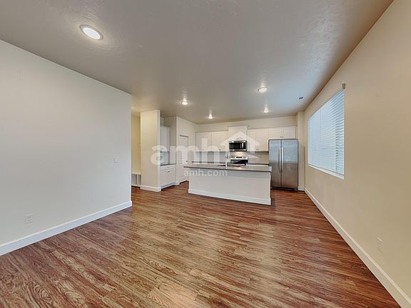 4th image of 954 N Barkvine Ave
